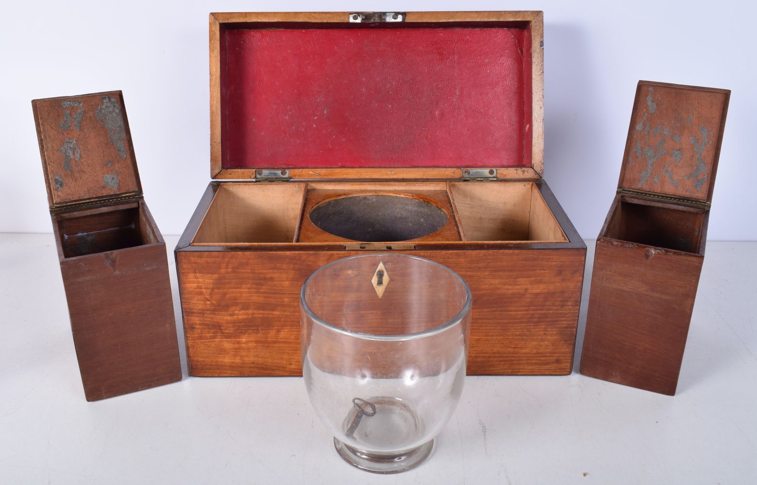 A 19th Century Satinwood tea Caddy with glass insert 15 x 30 x 15 cm . - Image 7 of 8
