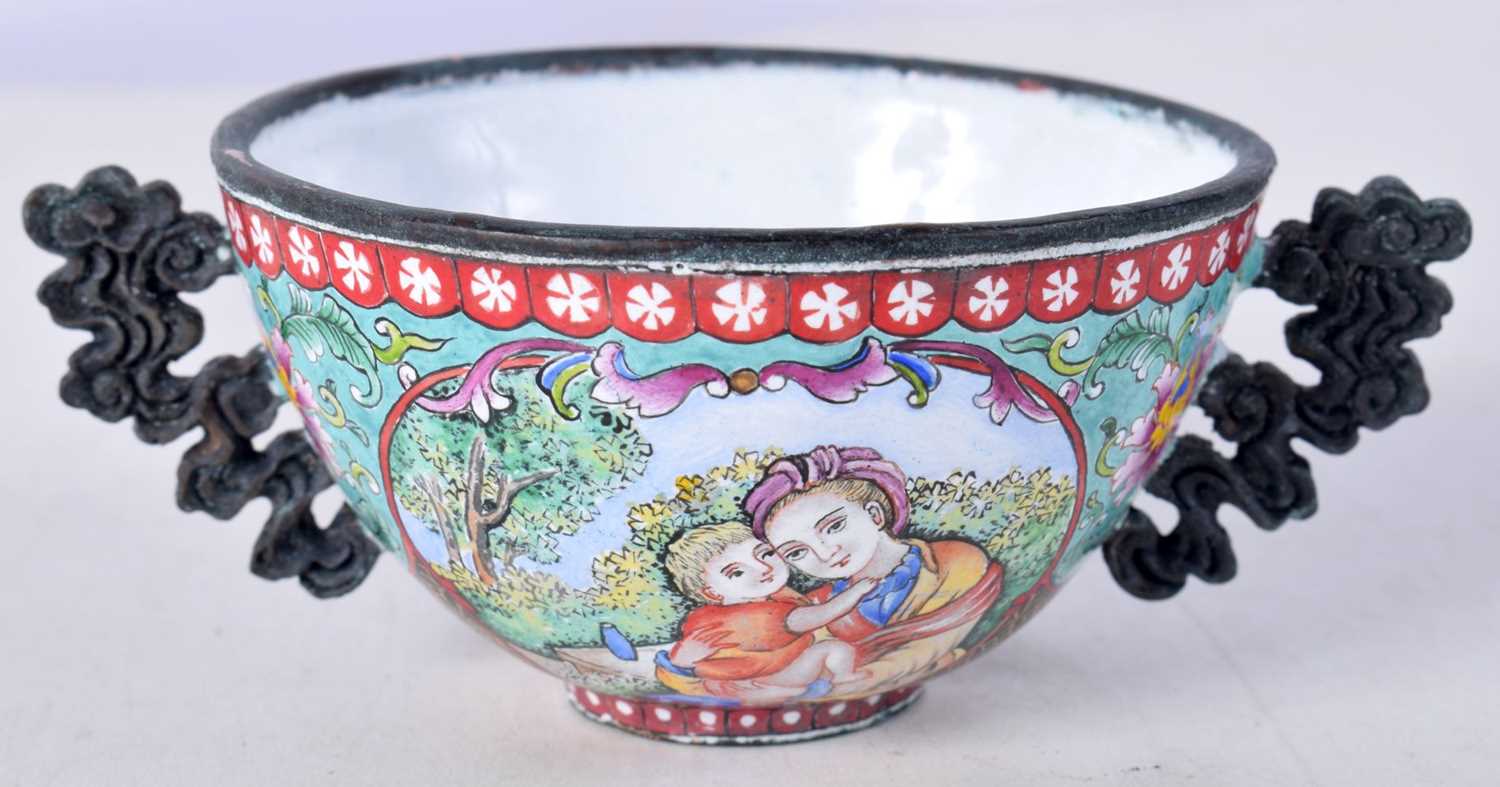 A Chinese enamelled twin handled cup decorated with European figures 4 x 11cm. - Image 3 of 6