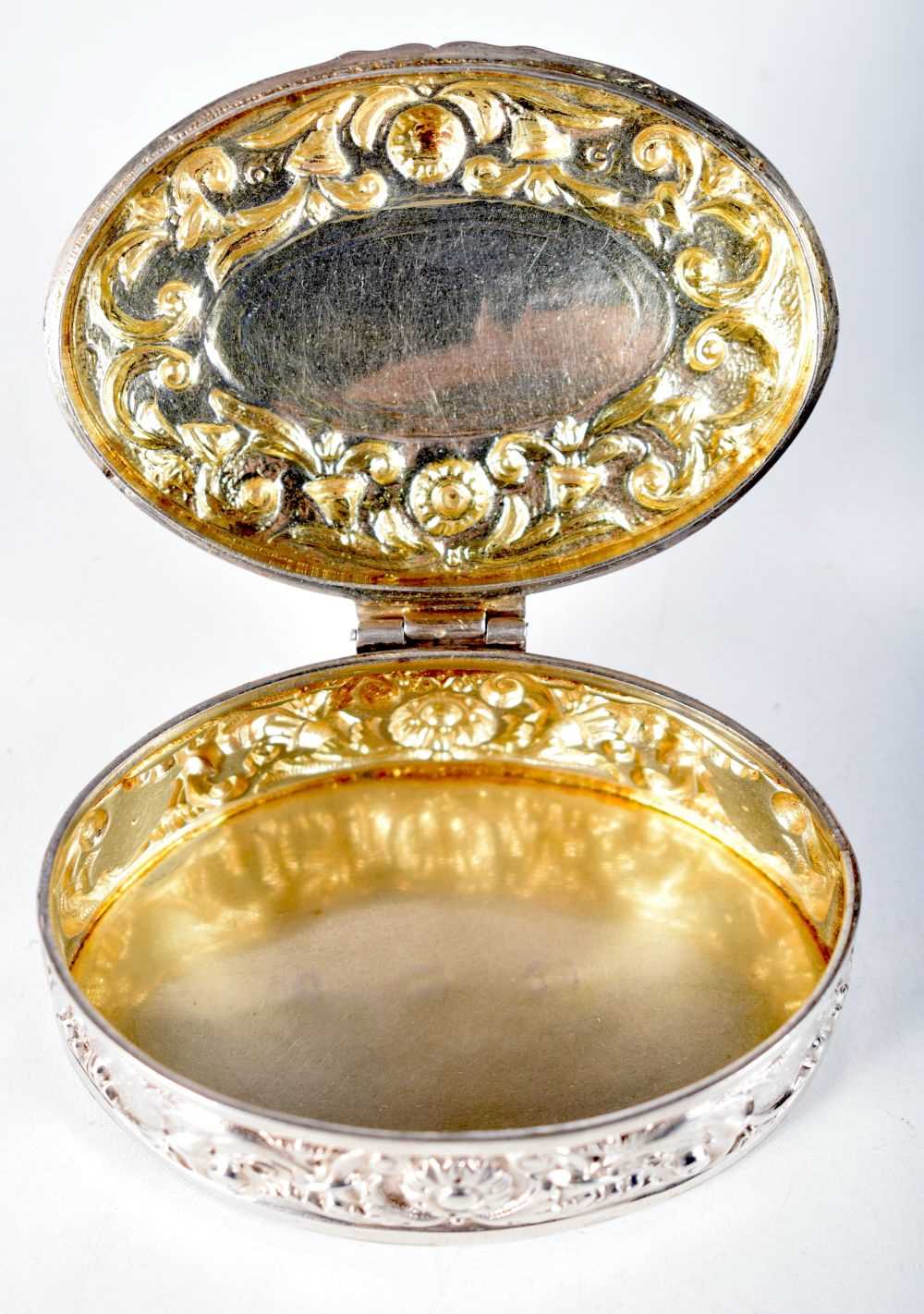 A RARE 18TH CENTURY SCOTTISH PROVINCIAL SILVER SNUFF BOX by John Baillie of Inverness. 61 grams. 8 - Image 3 of 3