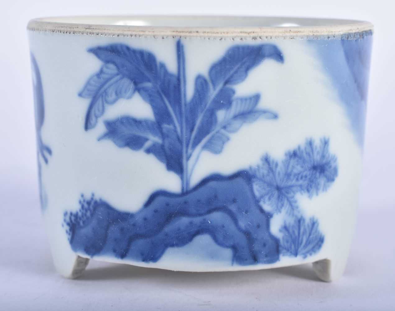 A CHINESE QING DYNASTY BLUE AND WHITE PORCELAIN CENSER painted with figures in landscapes. 8.5 cm - Image 3 of 11