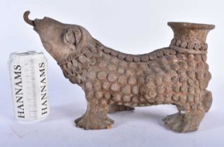 A LARGE POTTERY SOUTH AMERICAN TERRACOTTA ZOOMORPHIC VESSEL. 32 cm x 18cm.