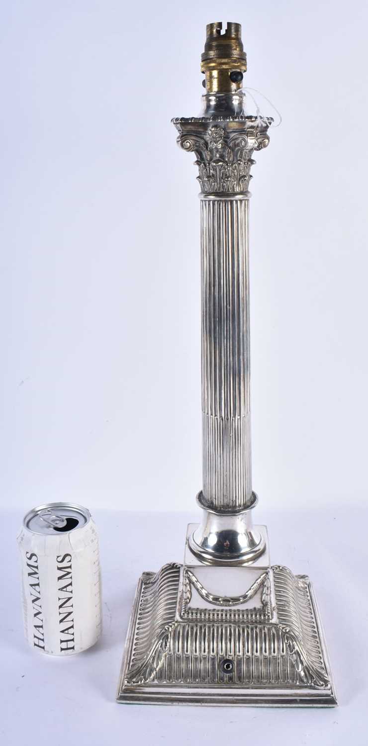 A LARGE 19TH CENTURY COUNTRY HOUSE SILVER PLATED CORINTHIAN COLUMN TABLE LAMP. 55 cm x 18cm.