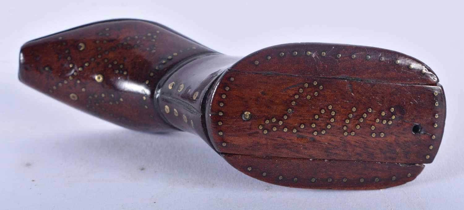 A CHARMING 18TH/19TH CENTURY CARVED TREEN PIQUE WORK SNUFF BOX formed as a shoe. 9 cm x 5 cm. - Image 2 of 4