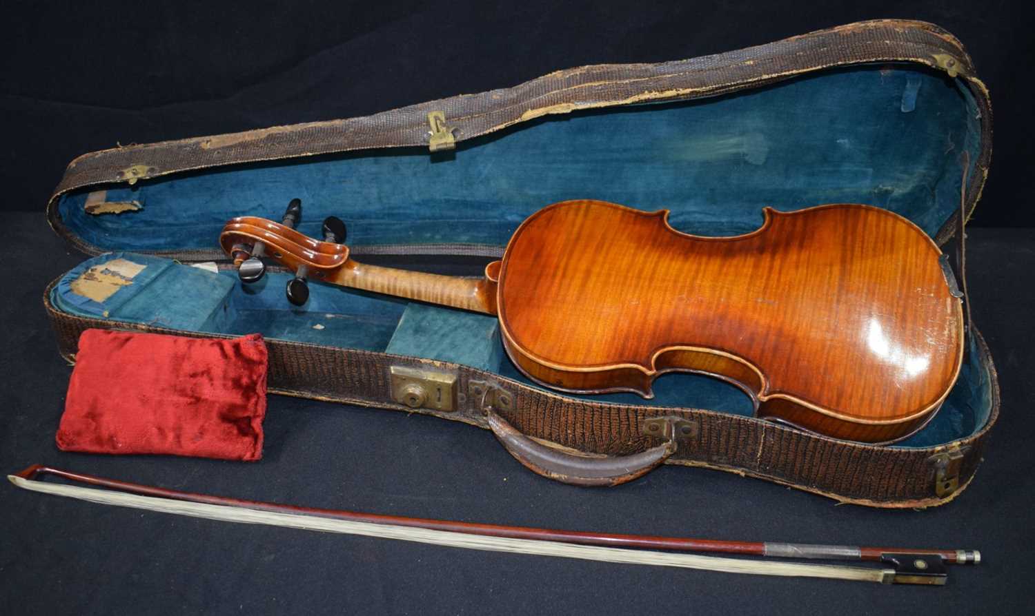 A collection of cased Violins including A Stradivarius copy (3). - Image 4 of 14