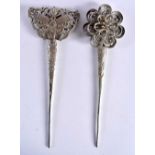 A PAIR OF EARLY 20TH CENTURY CHINESE WHITE METAL HAIR ORNAMENTS probably silver. 124 grams.