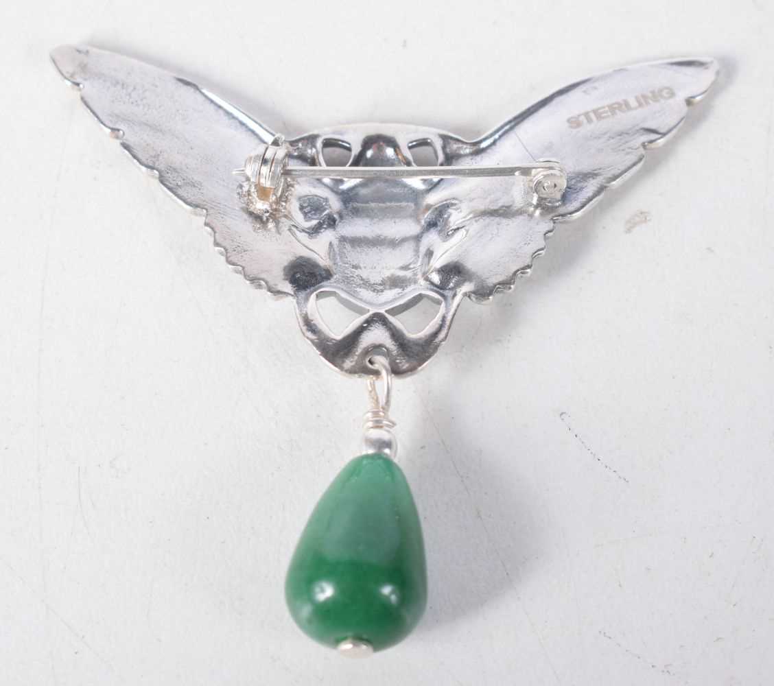 A Silver Winged Beetle Brooch with a Jade Droplet. Stamped Sterling. 5 cm x 4cm, weight 11.8g - Image 2 of 2