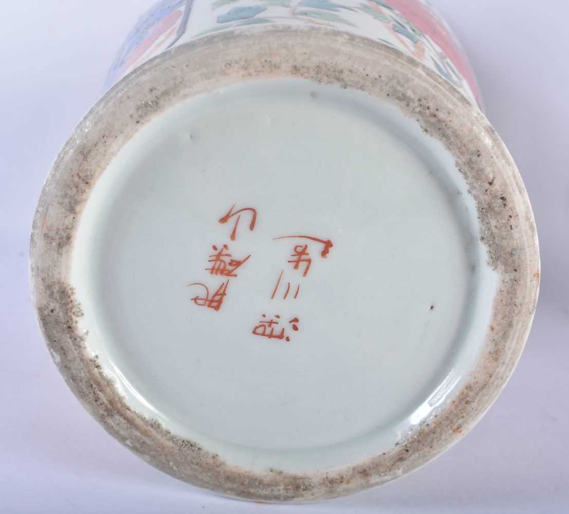 A LARGE 19TH CENTURY JAPANESE MEIJI PERIOD KUTANI PORCELAIN VASE together with a Japanese pottery - Image 5 of 8