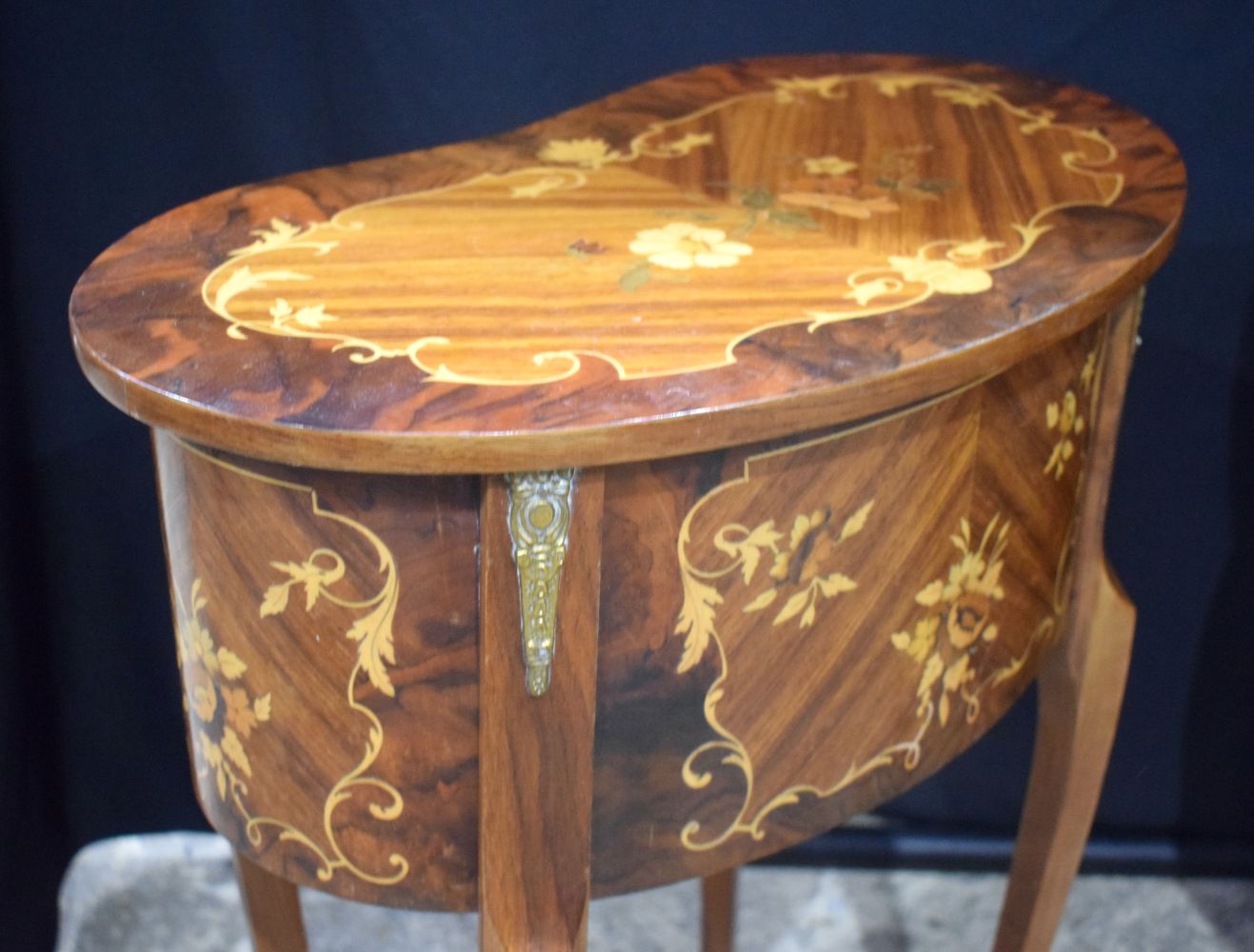 A baroque style inlaid 2 drawer table together with a smaller inlaid table 68 x 78 cm. - Image 4 of 14