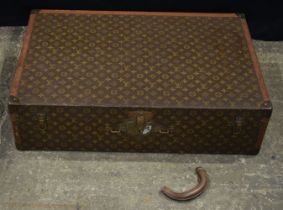 A Louis Vuitton suitcase 21 x 80 x 52 cm.