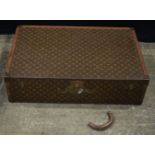 A Louis Vuitton suitcase 21 x 80 x 52 cm.