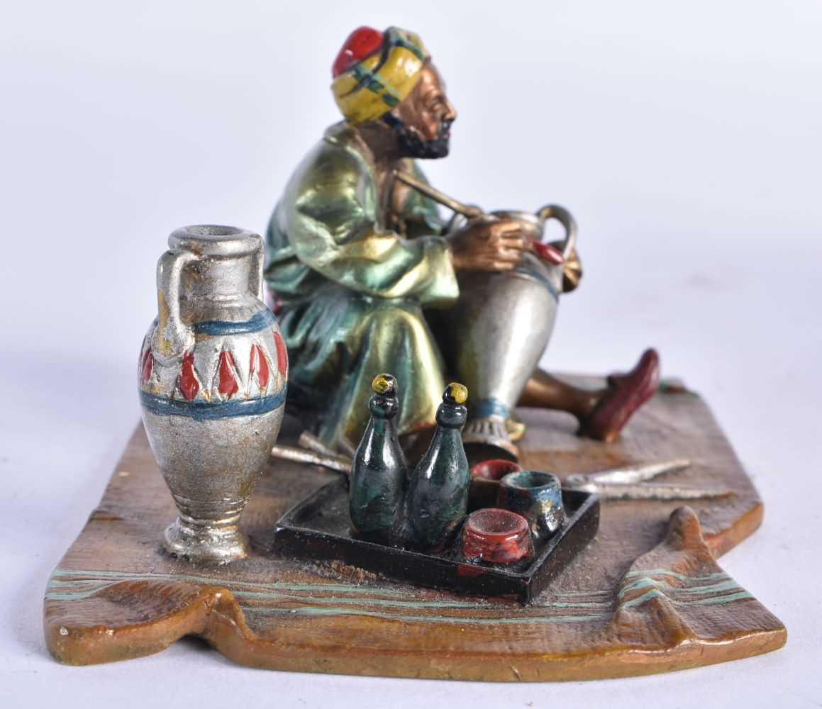 AN AUSTRIAN COLD PAINTED BRONZE FIGURE OF A TURKISH TRADESMAN. 10 cm x 8 cm. - Image 4 of 5