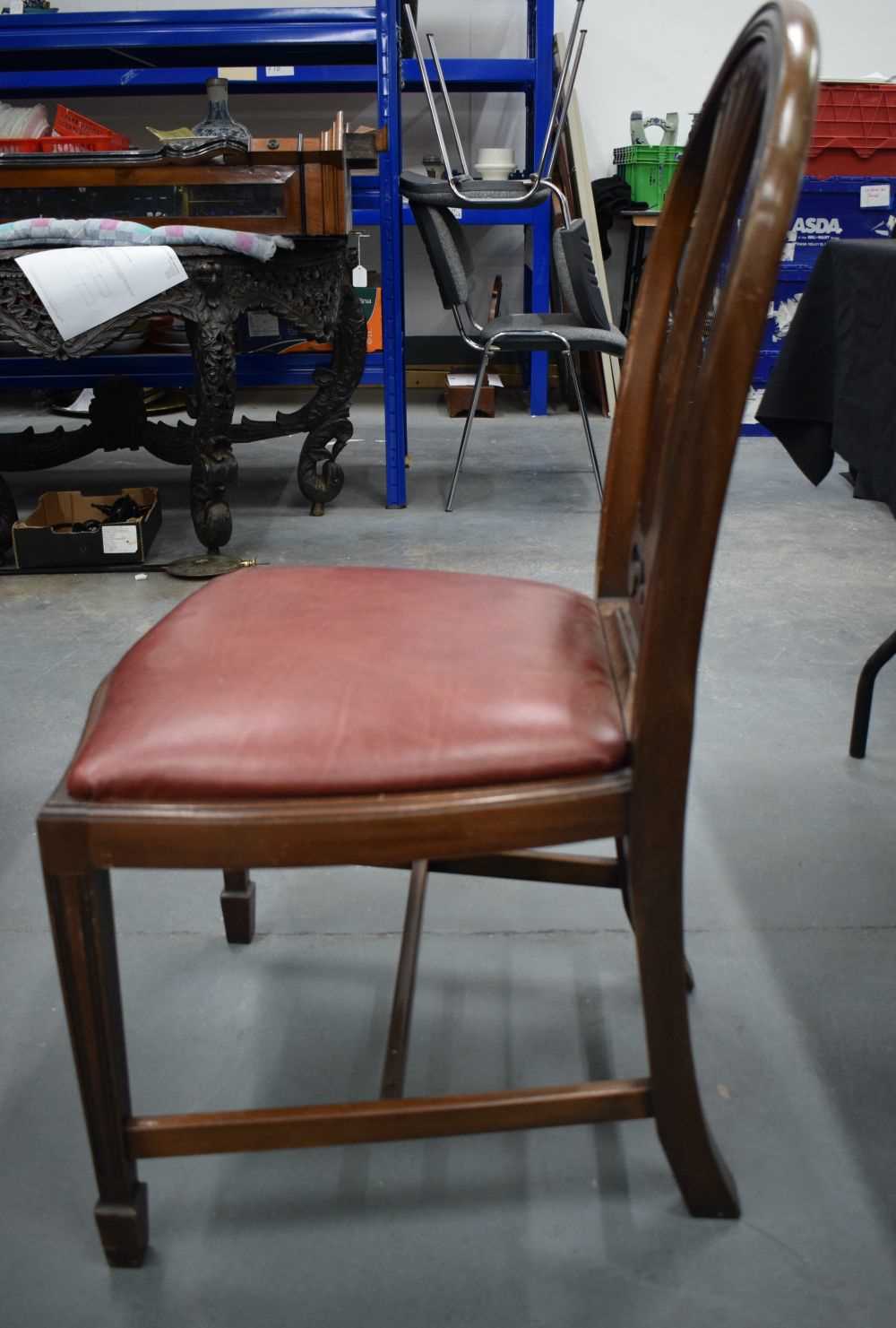 A GOOD HARLEQUIN SET OF SEVENTEEN MAHOGANY GEORGE III STYLE DINING CHAIRS. (17) - Image 4 of 18