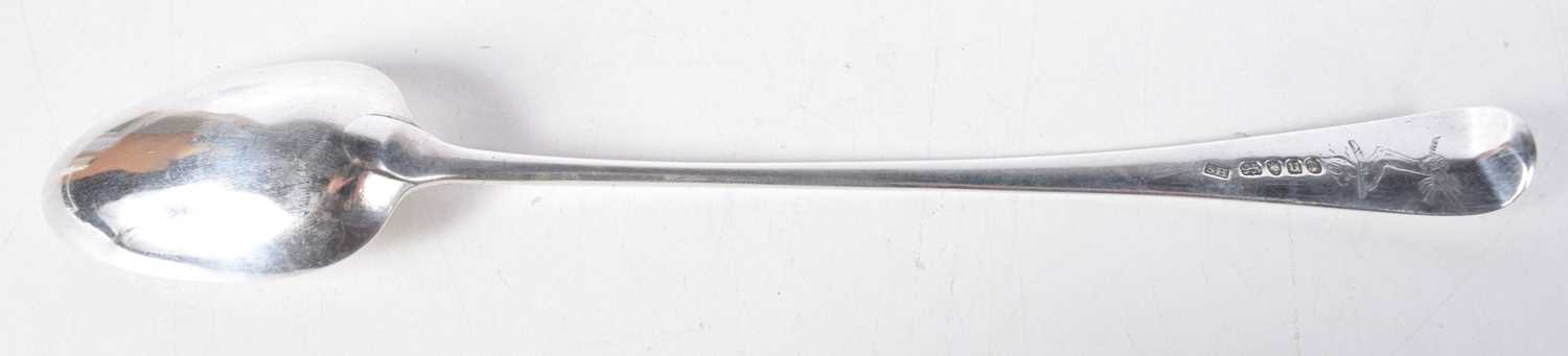 A Georgian Silver Basting Spoon by Solomon Hougham. Hallmarked London 1795. 30.5 cm x 5 cm, weight - Image 2 of 3