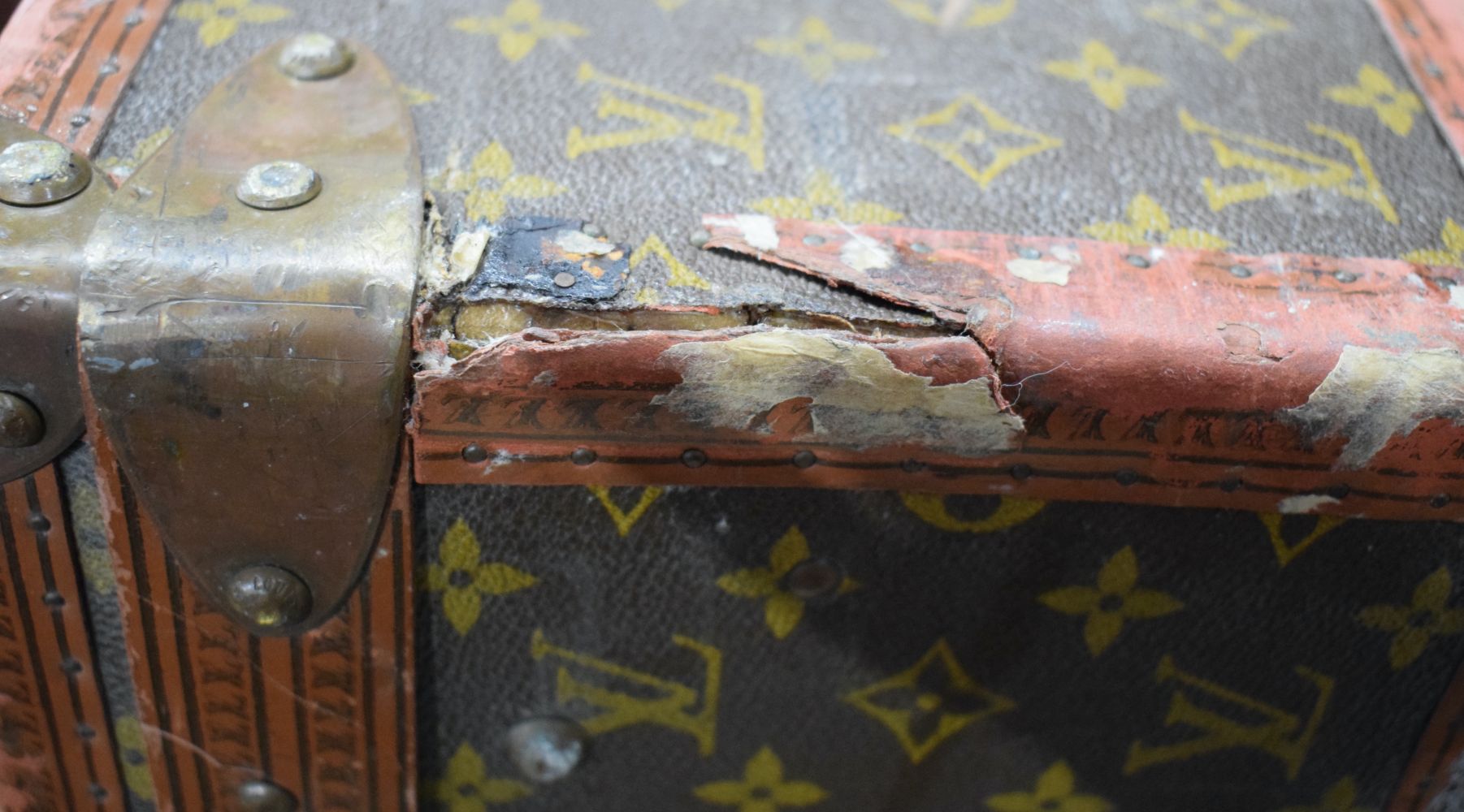 A Louis Vuitton suitcase 22 x 81 x 52 cm. - Image 15 of 16