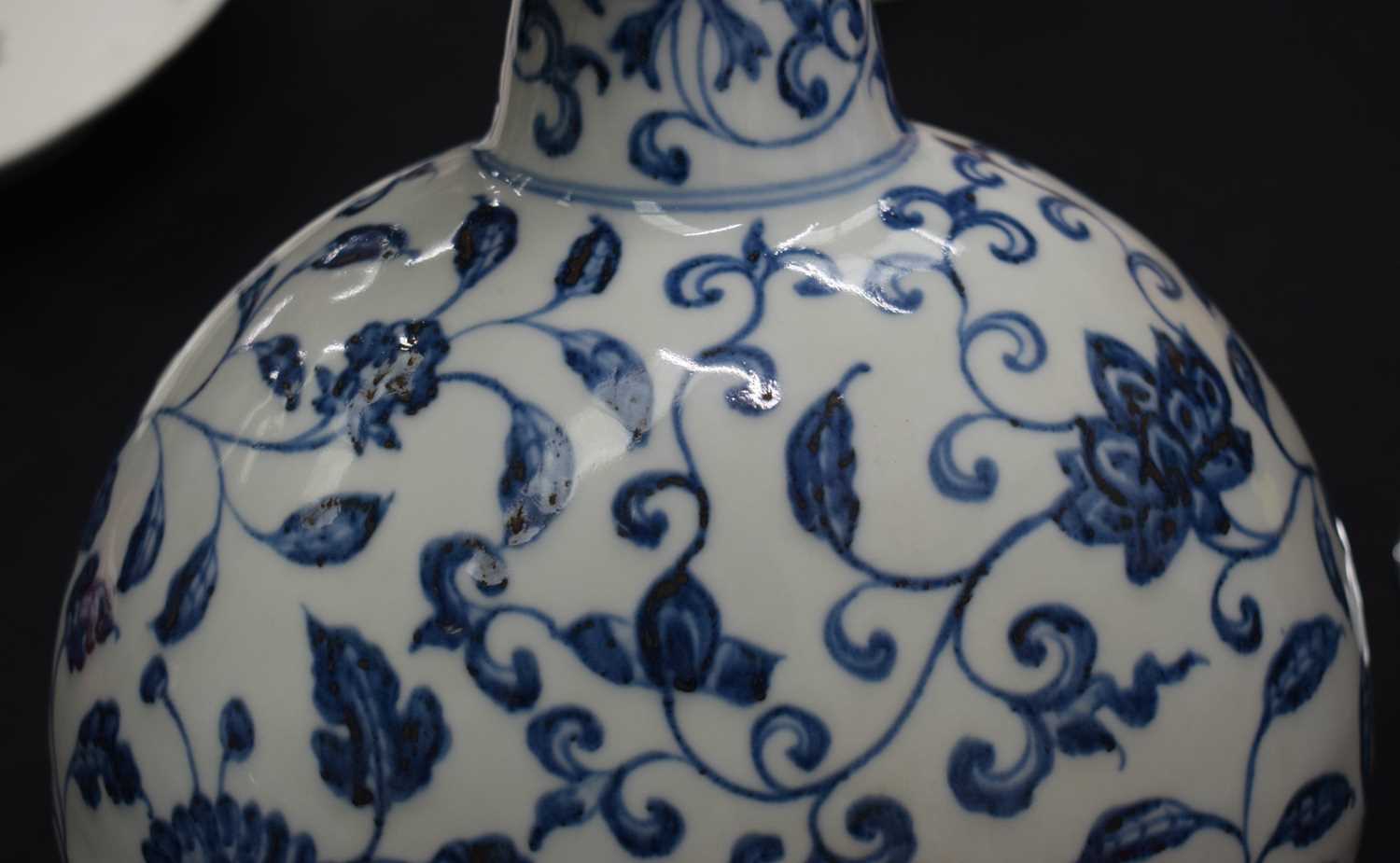 A LARGE CHINESE COAL GROUND PORCELAIN VASE 20th Century, bearing Qianlong marks to base, together - Image 26 of 28