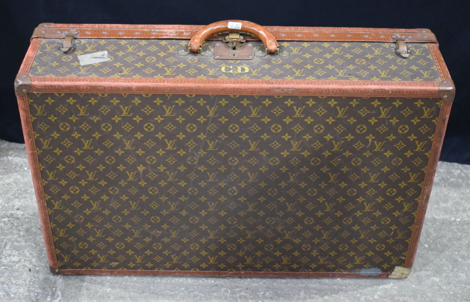 A Louis Vuitton suitcase 22 x 81 x 52 cm. - Image 11 of 16