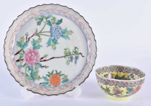 AN EARLY 20TH CENTURY CHINESE FAMILLE ROSE RIBBED PORCELAIN PLATE together with an eggshell