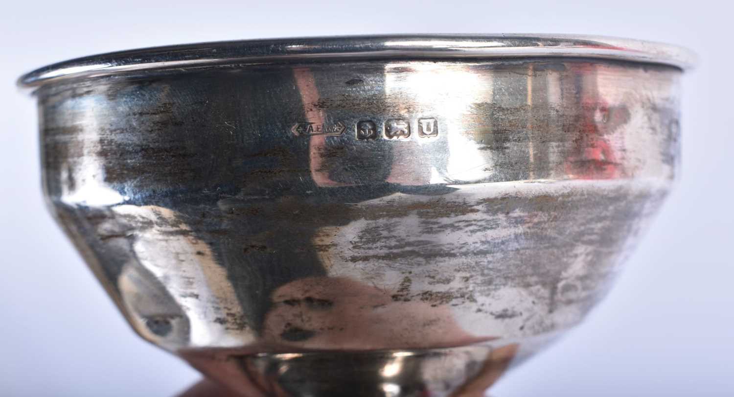 A Silver Sauce Bowl and Ladle by Arnold E Williams Hallmarked Birmingham 1944. Bowl 9.5 cm x 7cm, - Image 4 of 5