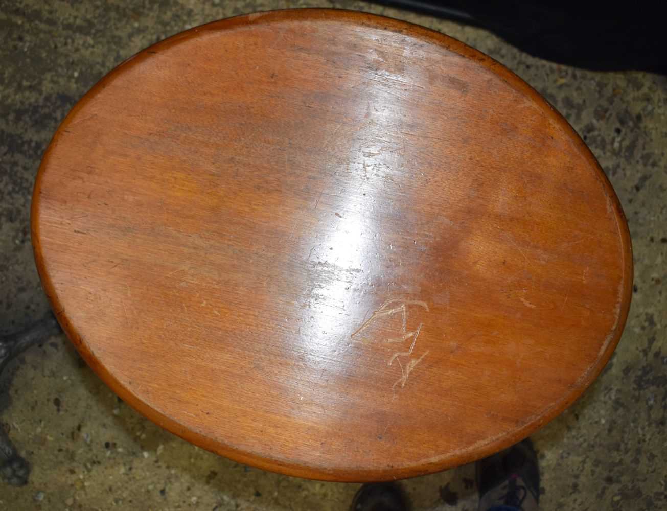 A small antique tilt top table together with 2 other tables 71 x 58 cm (3) - Image 7 of 12
