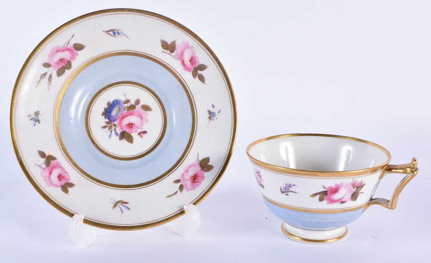 Flight Barr and Barr Worcester teacup and saucer, the saucer with central roses enclosed by a band - Image 2 of 6