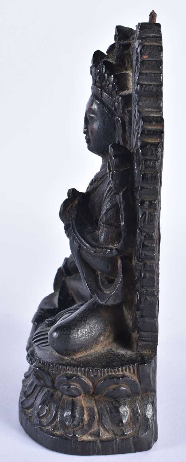 A FINE 17TH/18TH CENTURY CHINESE CARVED ZITAN FIGURE OF A BUDDHA King/Qing. 18cm x 11cm. - Image 9 of 12