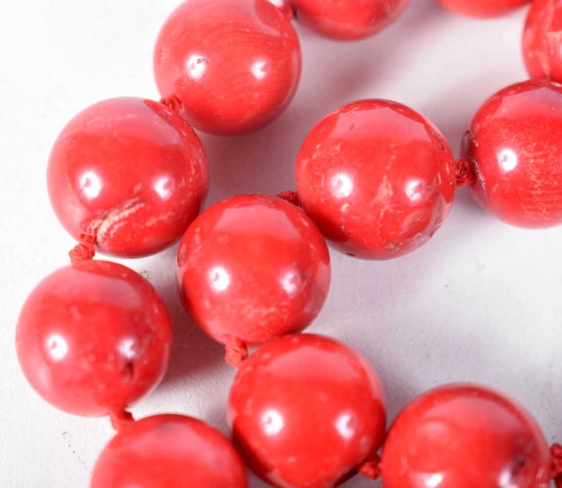 A Red Bead Necklace. 47cm long, Bead Size 14.4mm, weight 123g - Image 2 of 3