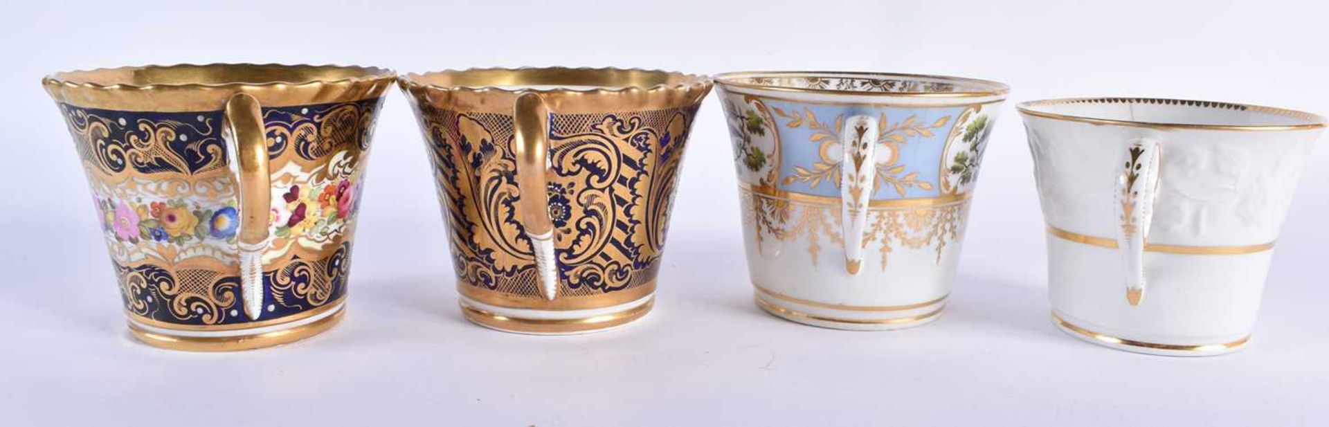 FOUR EARLY 19TH CENTURY LARGE CHAMBERLAINS WORCESTER COFFEE CUPS of varying designs. Largest 8 cm - Image 3 of 24