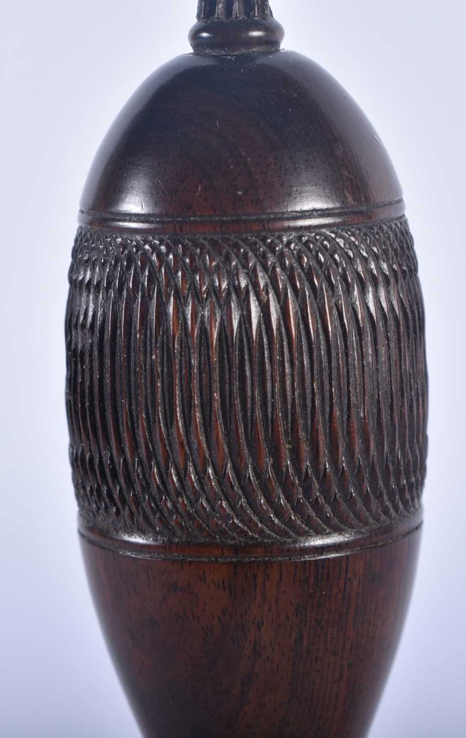 A RARE EARLY VICTORIAN CARVED TREEN COMMEMORATIVE WOOD MALLET. 18cm x 9 cm. - Image 4 of 5