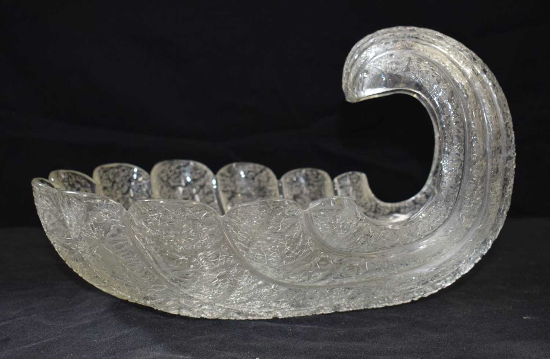 A large vintage glass wave/shell dish together with two glass lustre light bases 21 x 34 cm (2) - Image 6 of 12