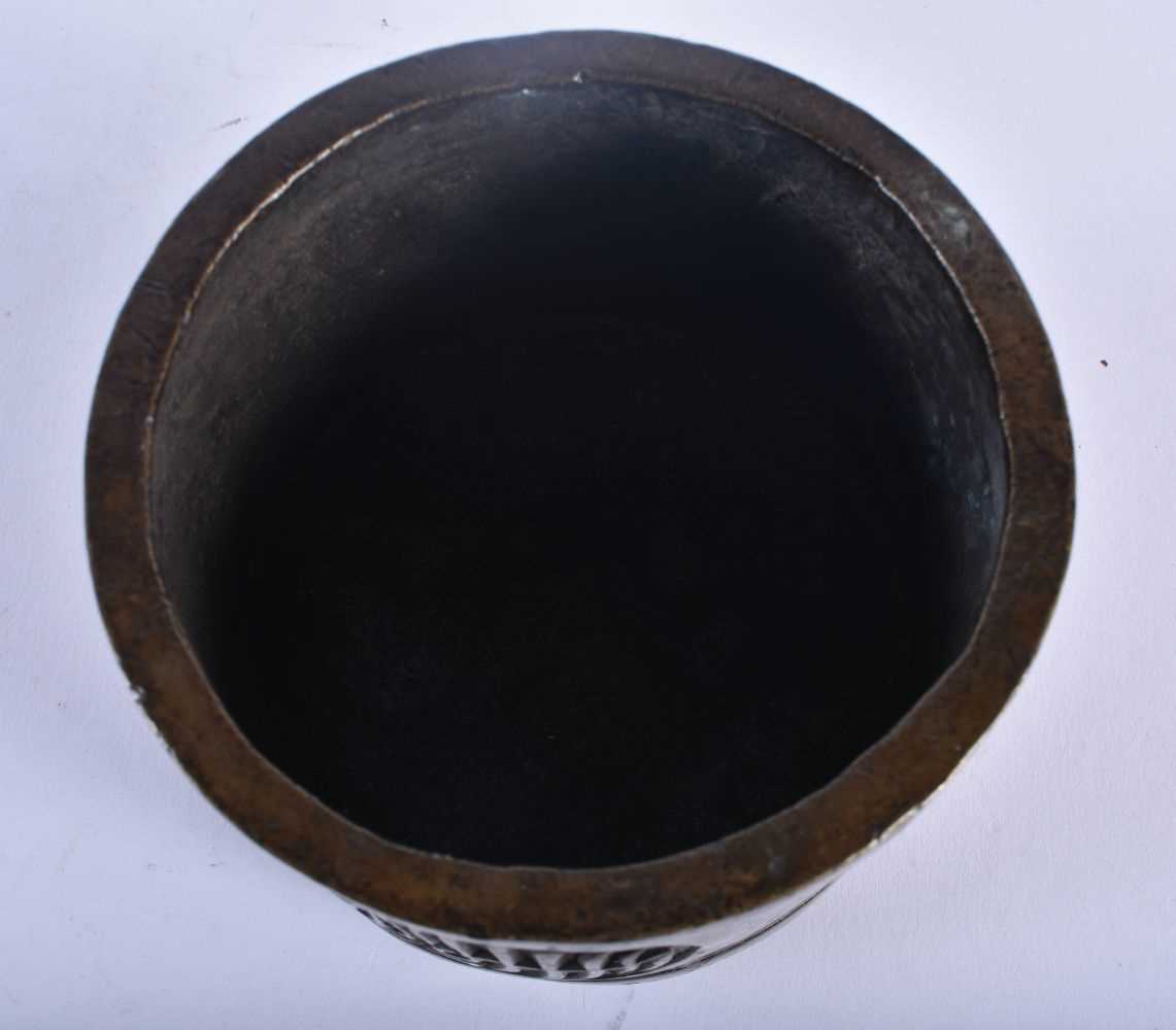 A CHINESE QING DYNASTY ISLAMIC MARKET BRONZE CENSER bearing Zhengde marks to base. 1531 grams. 12 cm - Image 4 of 5