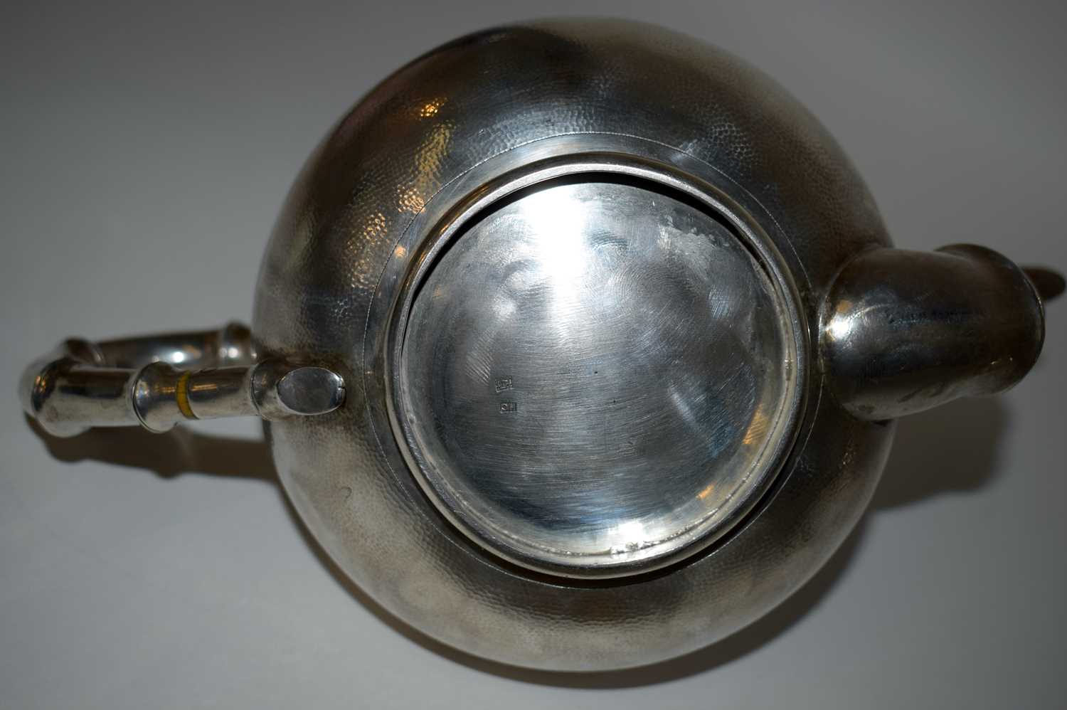 A LOVELY 19TH CENTURY CHINESE HAMMERED SILVER THREE PIECE SILVER TEASET by Hung Chong & Co, together - Image 15 of 30