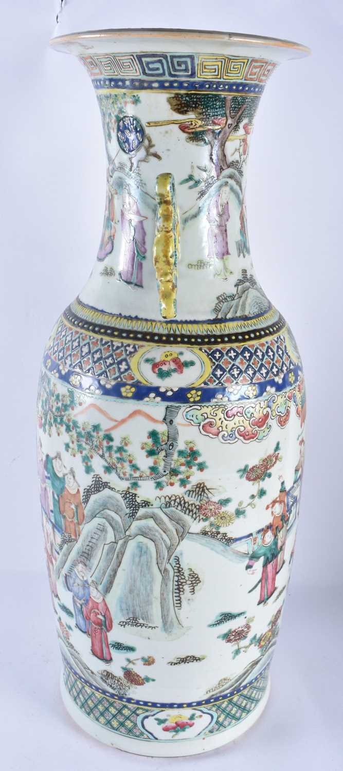 A LARGE 19TH CENTURY CHINESE CANTON FAMILLE ROSE TWIN HANDLED VASE Qing. 57 cm high. - Image 4 of 32
