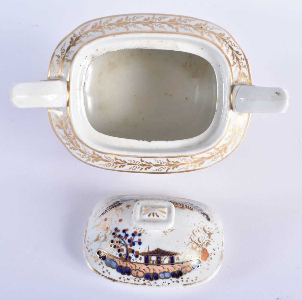 A RARE EARLY 19TH CENTURY CHAMBERLAINS WORCESTER CHINESE EXPORT STYLE PLATE together with a rare - Image 6 of 7