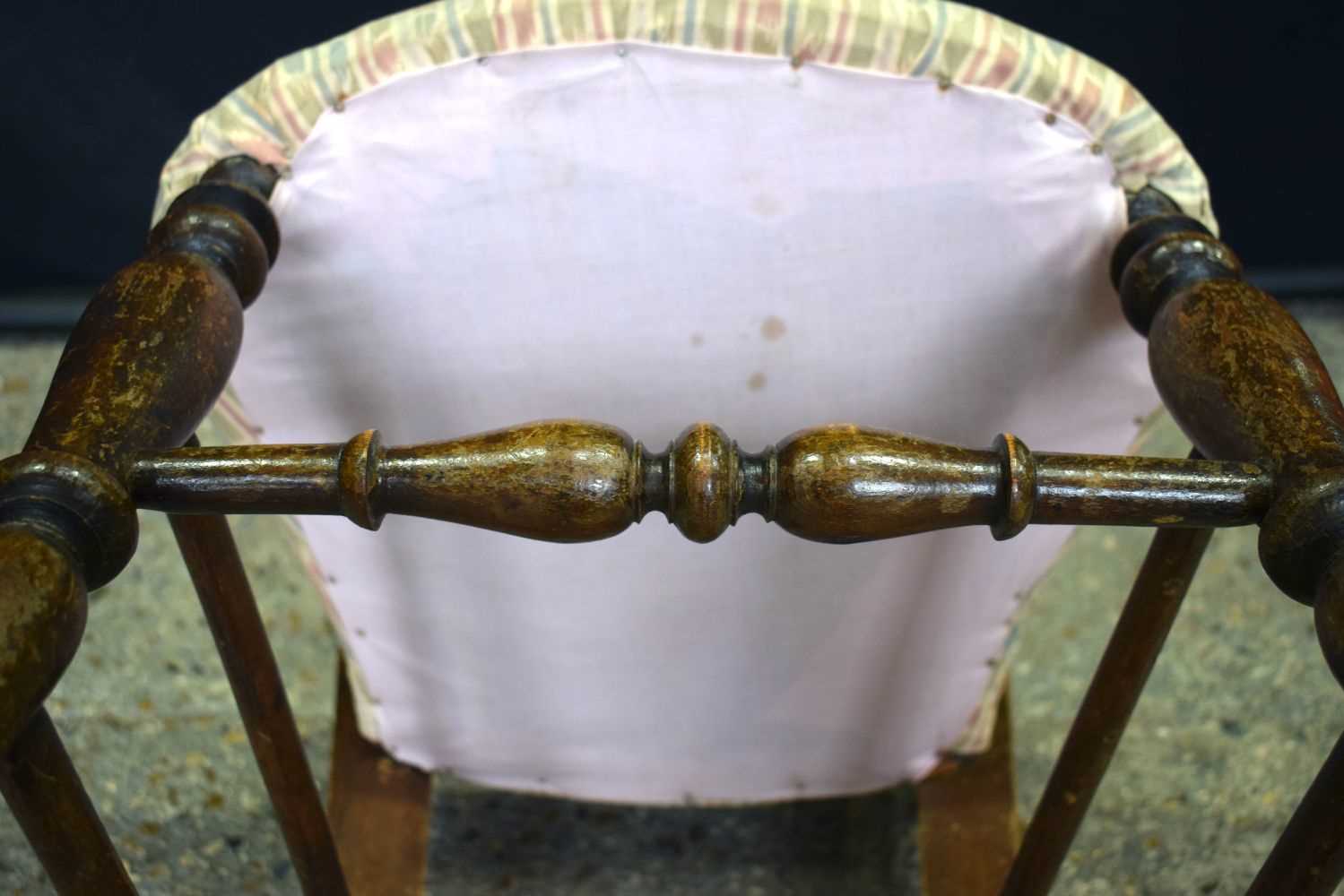 An antique oak dressing table with seven drawers together with a Balloon back Chair 78 x 121 x 50 cm - Image 11 of 20