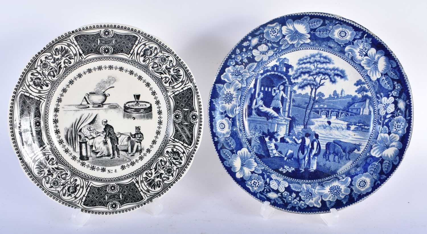 THREE ANTIQUE BLUE AND WHITE POTTERY PLATES together with a French Gien dish. 24 cm wide. (4) - Image 4 of 5