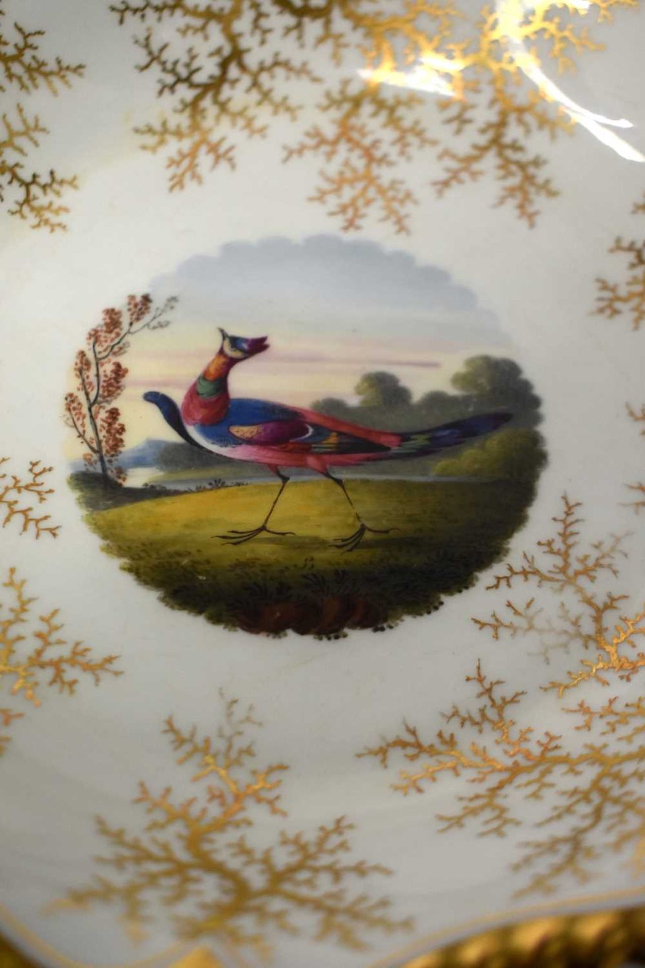 A FINE EARLY 19TH CENTURY FLIGHT BARR AND BARR WORCESTER DESSERT SERVICE painted with landscapes and - Image 26 of 32