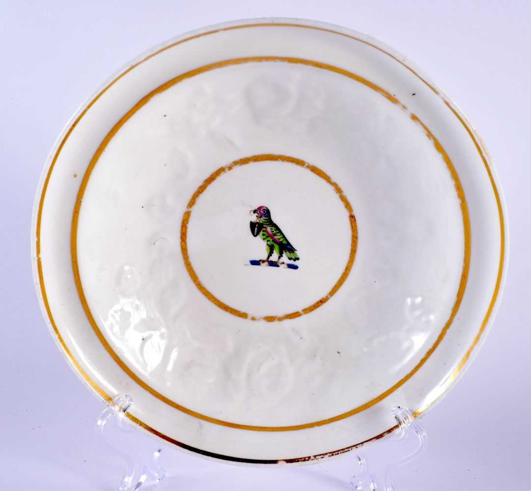 AN EARLY 19TH CENTURY CHAMBERLAINS WORCESTER MOULDED ARMORIAL PORCELAIN BOWL together with two other - Image 4 of 7