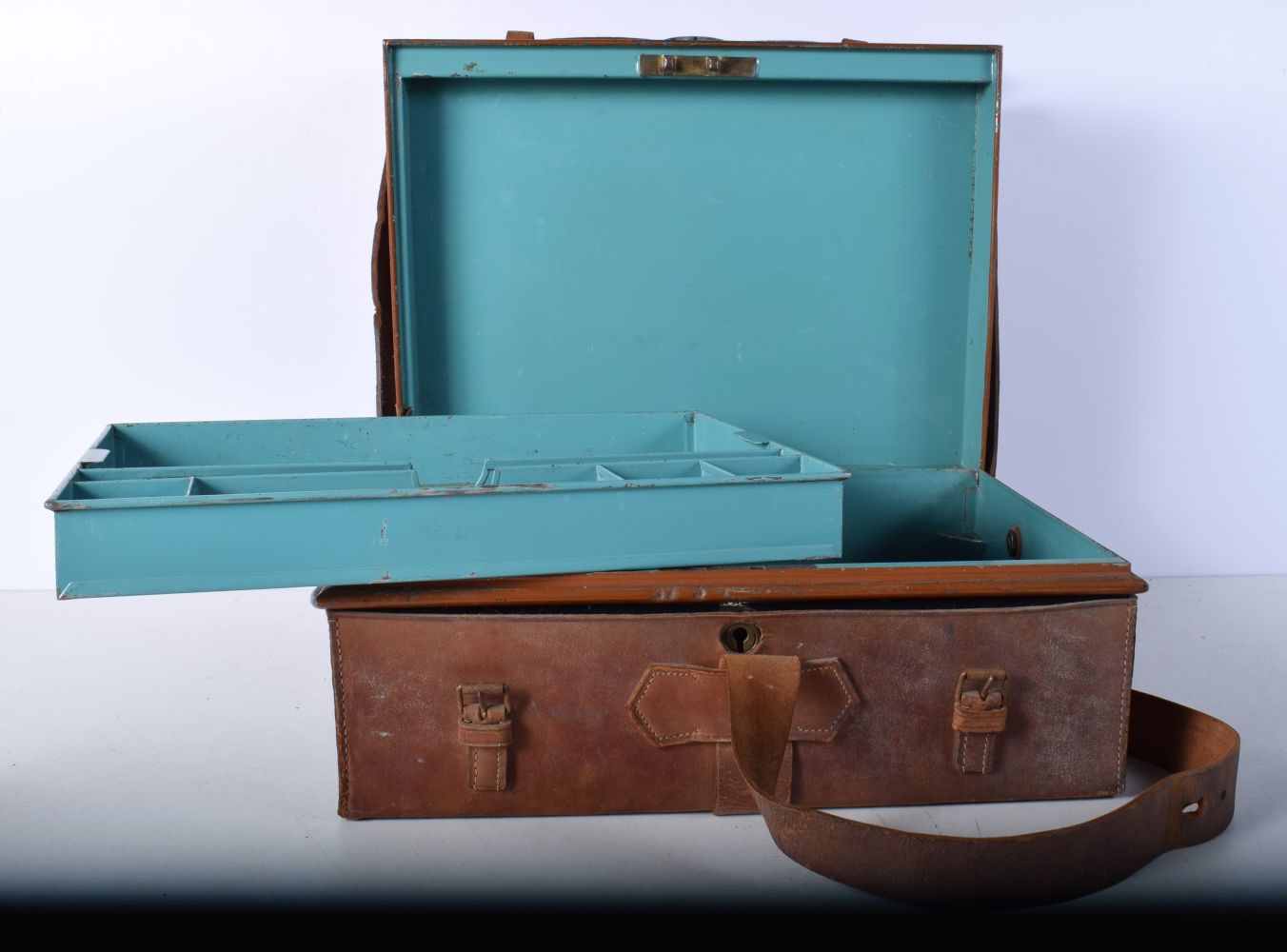 A Vintage metal Cash box fitted within a leather case 17 x 40 x 30cm - Image 11 of 12