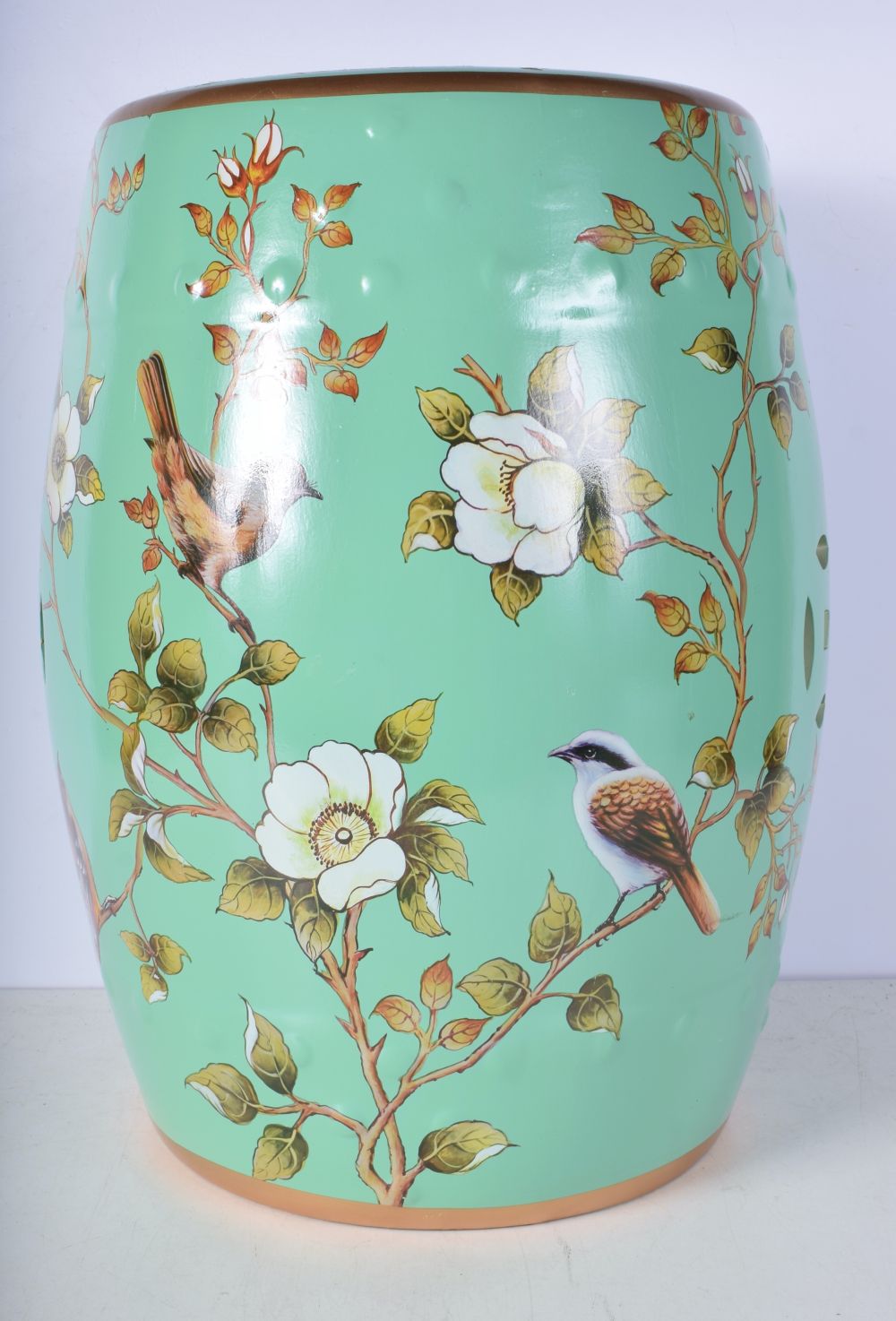 A large Chinese porcelain barrel stool decorated with birds 46 cm. - Image 6 of 8