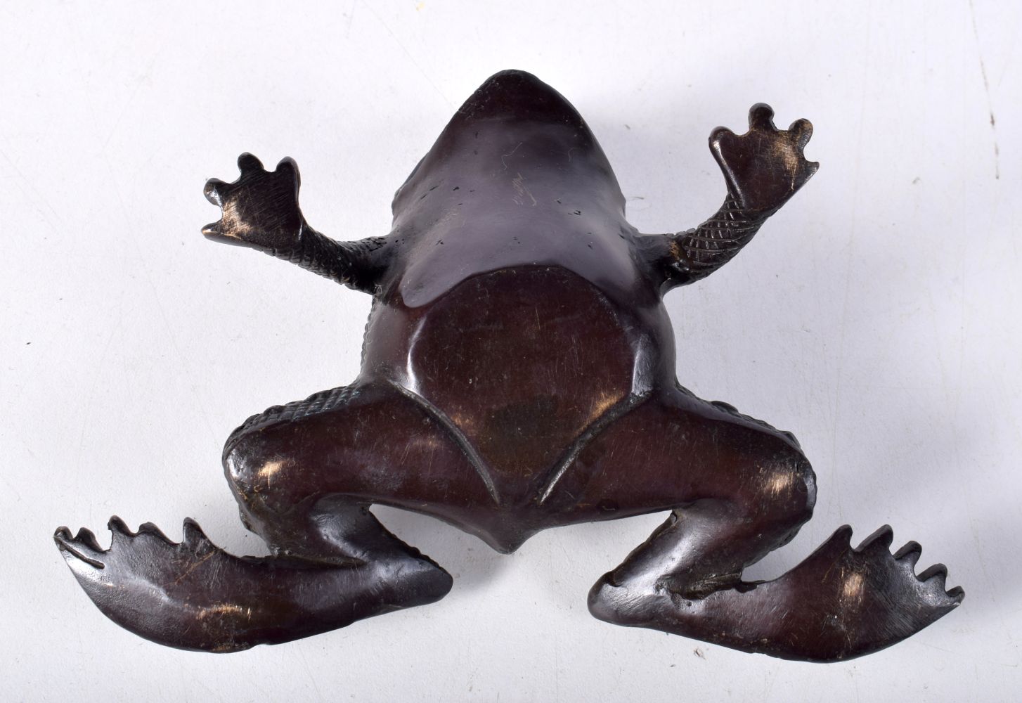 A small bronze frog 7 x 11cm. - Image 5 of 5