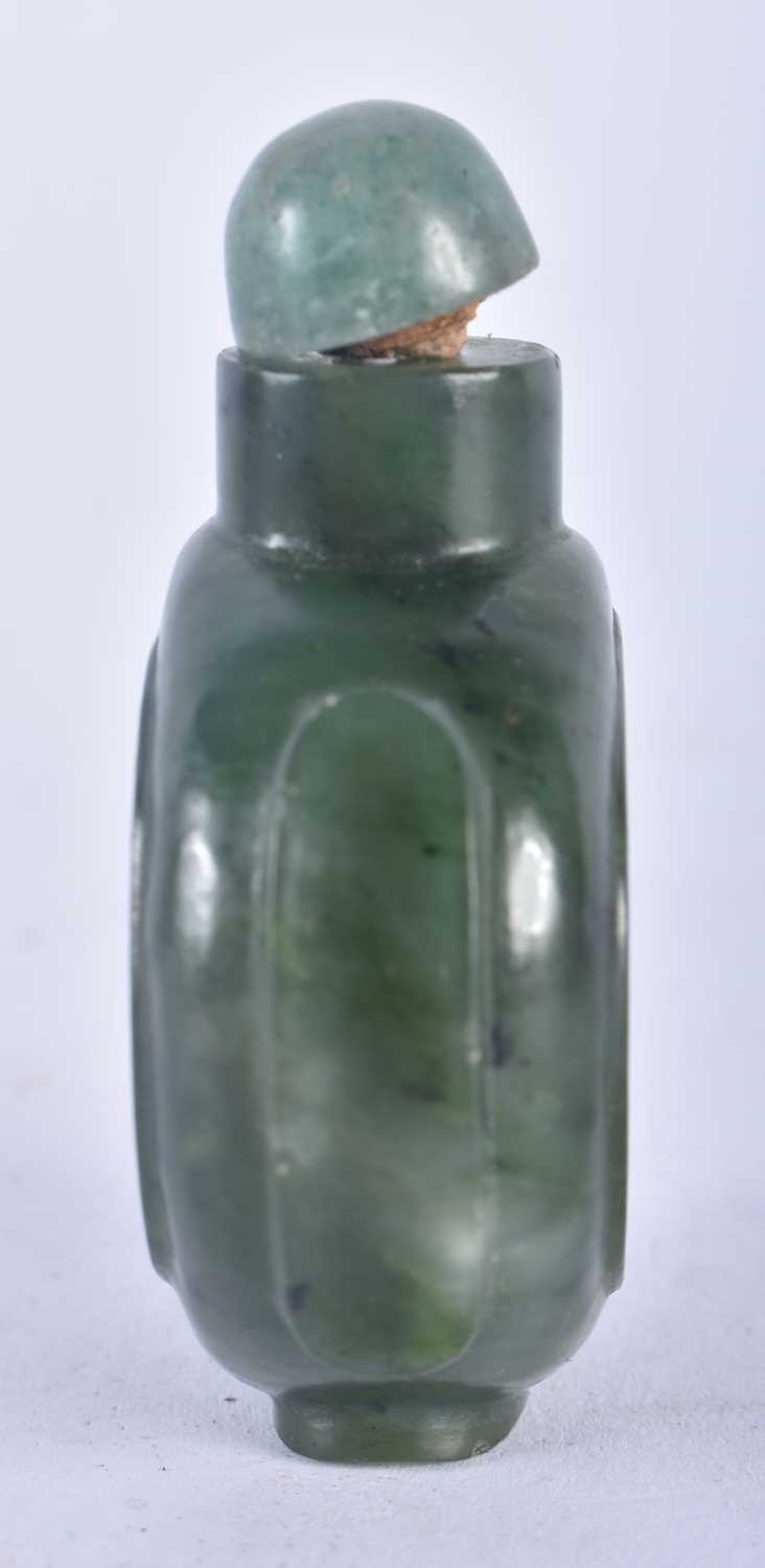 A 19TH CENTURY CHINESE CARVED SPINACH JADE SNUFF BOTTLE AND STOPPER Qing. 6 cm x 4.25cm. - Image 2 of 17