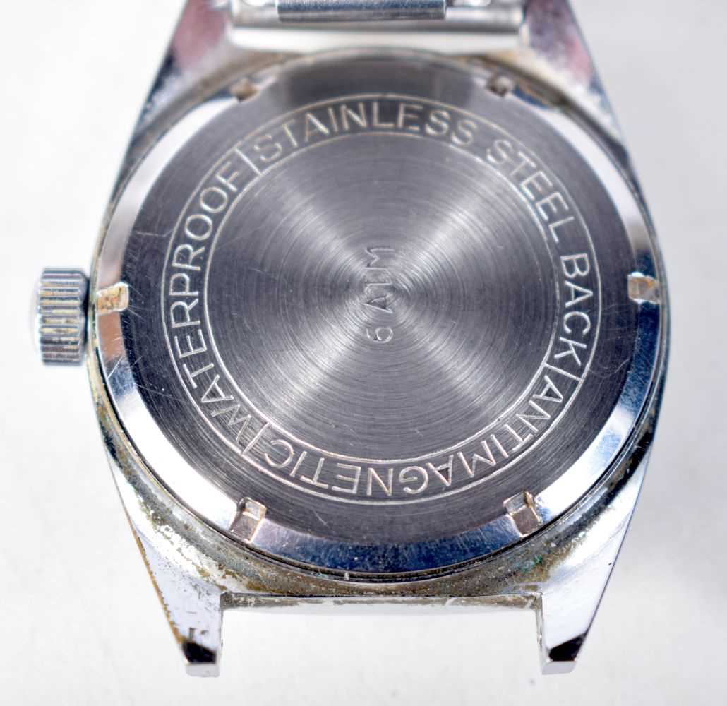 A Vintage German Kienzle Stainless Steel Sport Watch. 3.8 cm incl crown, Running - Image 3 of 3