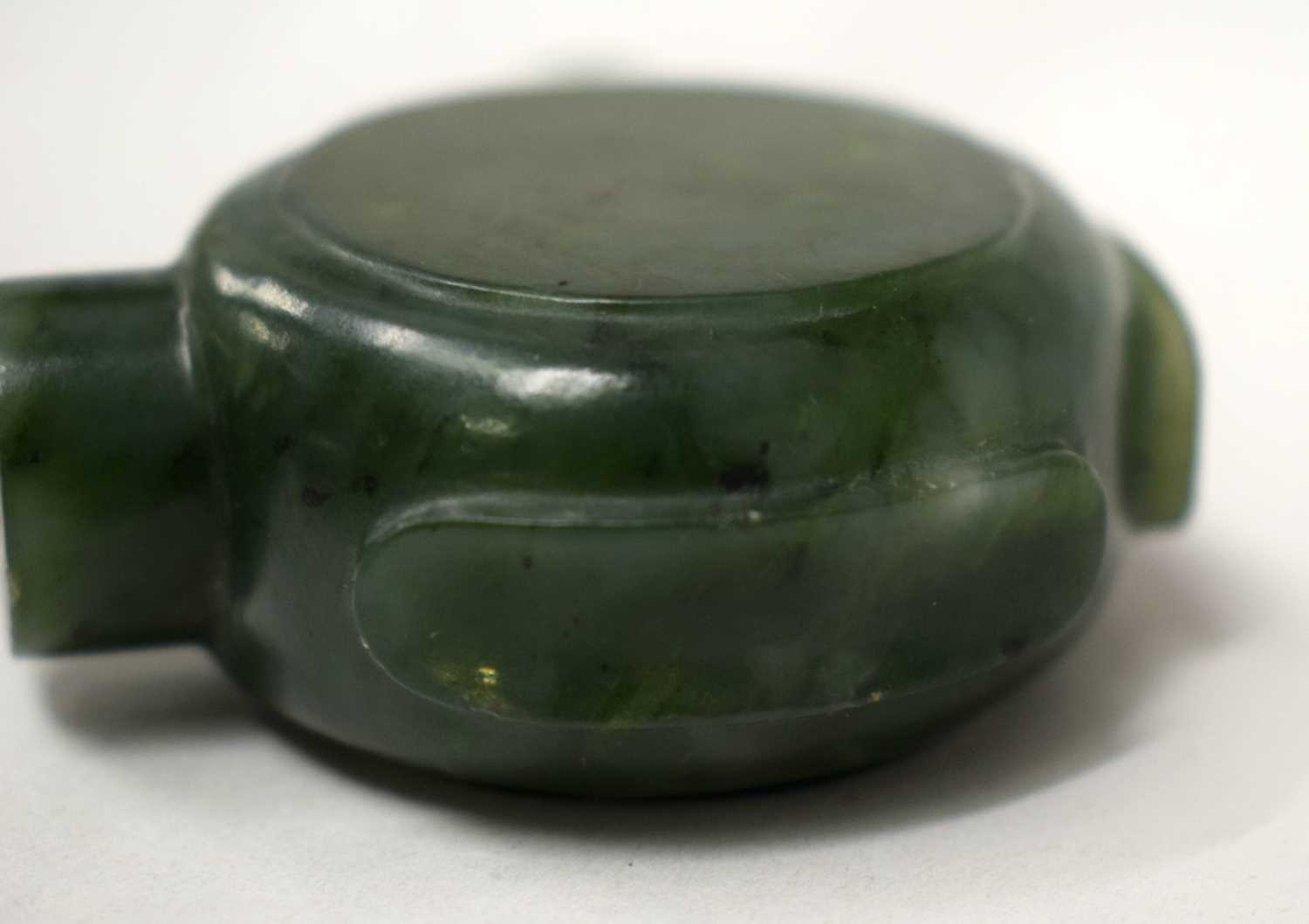 A 19TH CENTURY CHINESE CARVED SPINACH JADE SNUFF BOTTLE AND STOPPER Qing. 6 cm x 4.25cm. - Image 10 of 17