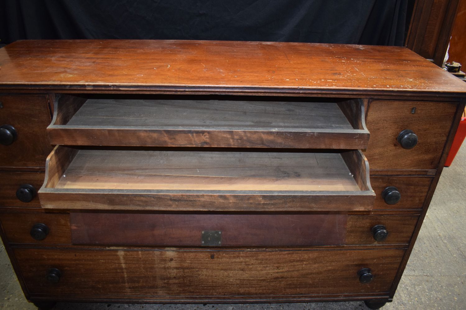 An impressive antique mahogany dresser with 6 drawers and two large front opening cabinets 108 x 164 - Image 12 of 16