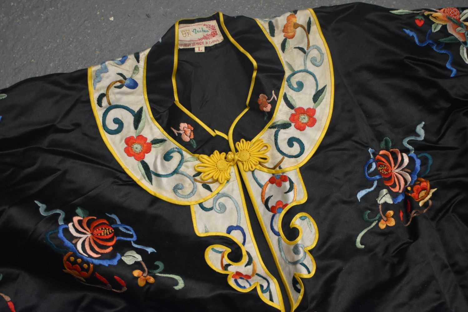 A CHINESE REPUBLICAN PERIOD SILK EMBROIDERED ROBE decorated with figures and foliage. 110 cm x 120 - Image 3 of 11