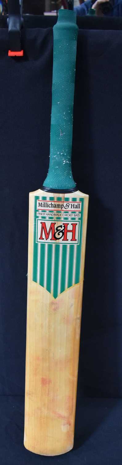 A Millichamp & Hall Adult size Cricket bat 84 cm. - Image 2 of 2