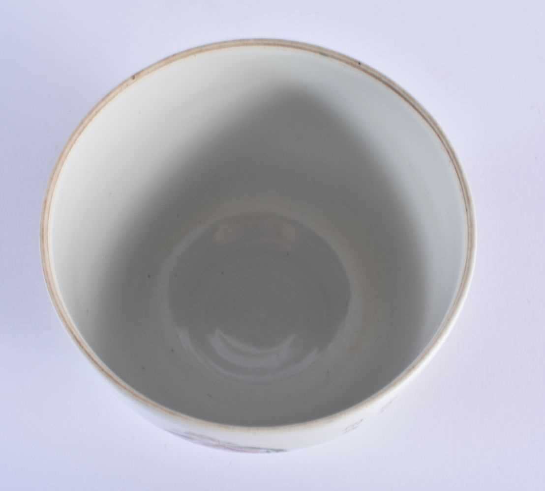 AN EARLY 20TH CENTURY CHINESE FAMILLE ROSE PORCELAIN BOWL Late Qing/Republic. 10 cm x 8 cm. - Image 4 of 5