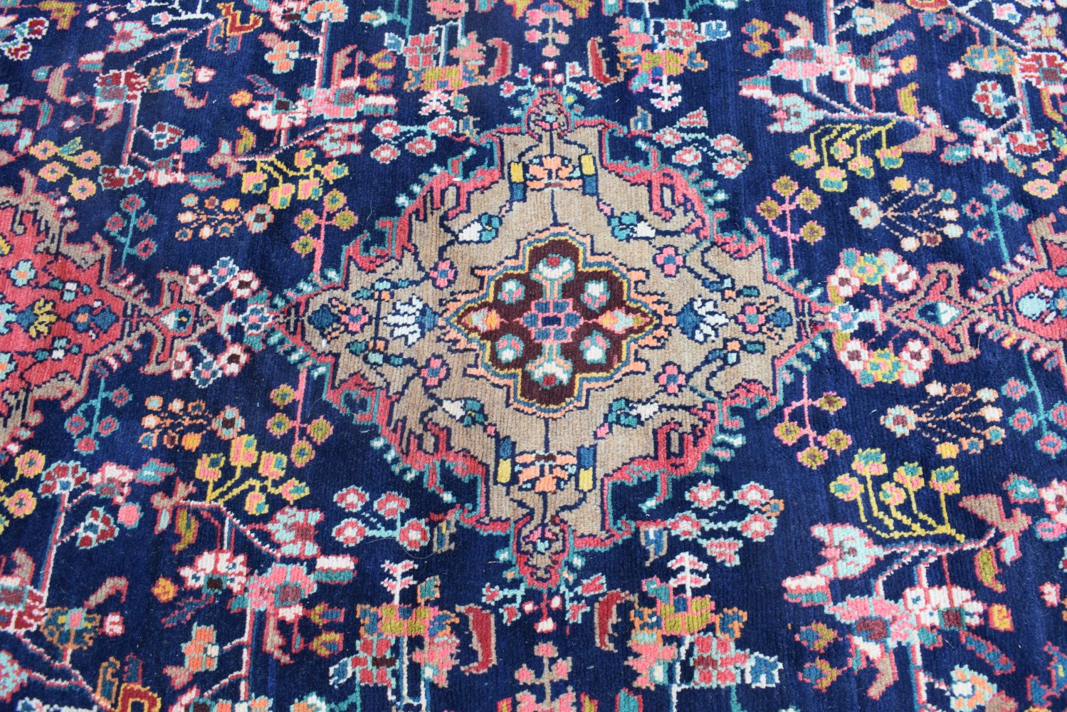 A Persian runner 326 x 129 cm - Image 9 of 10