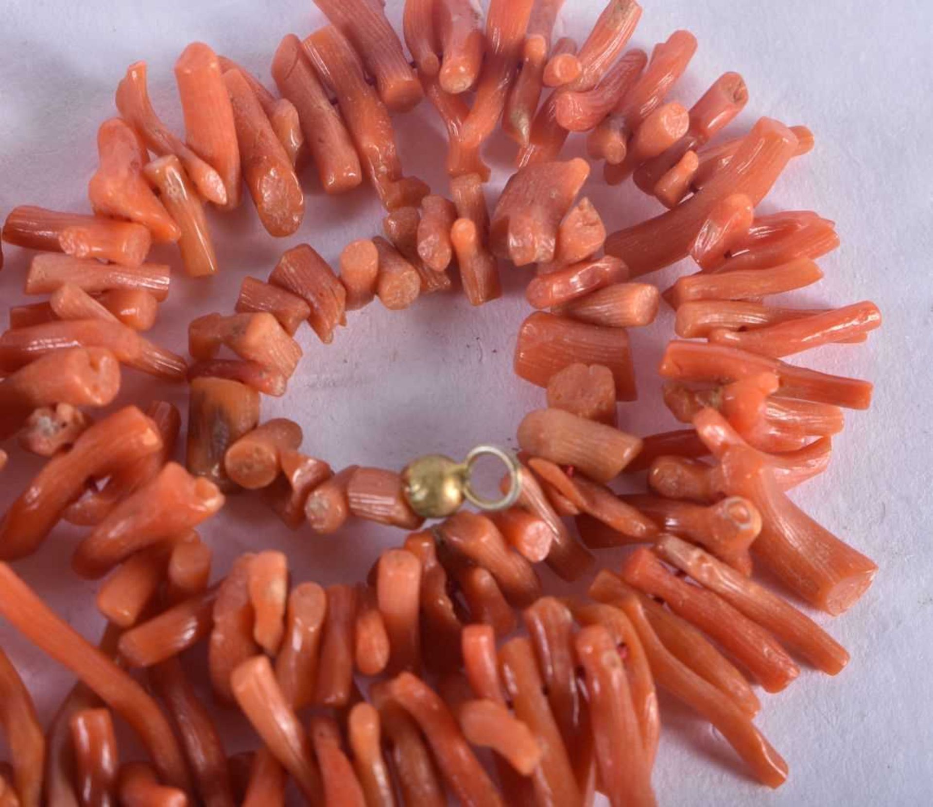 An Antique Twig Coral Necklace. 41cm long, weight 19g - Image 3 of 3