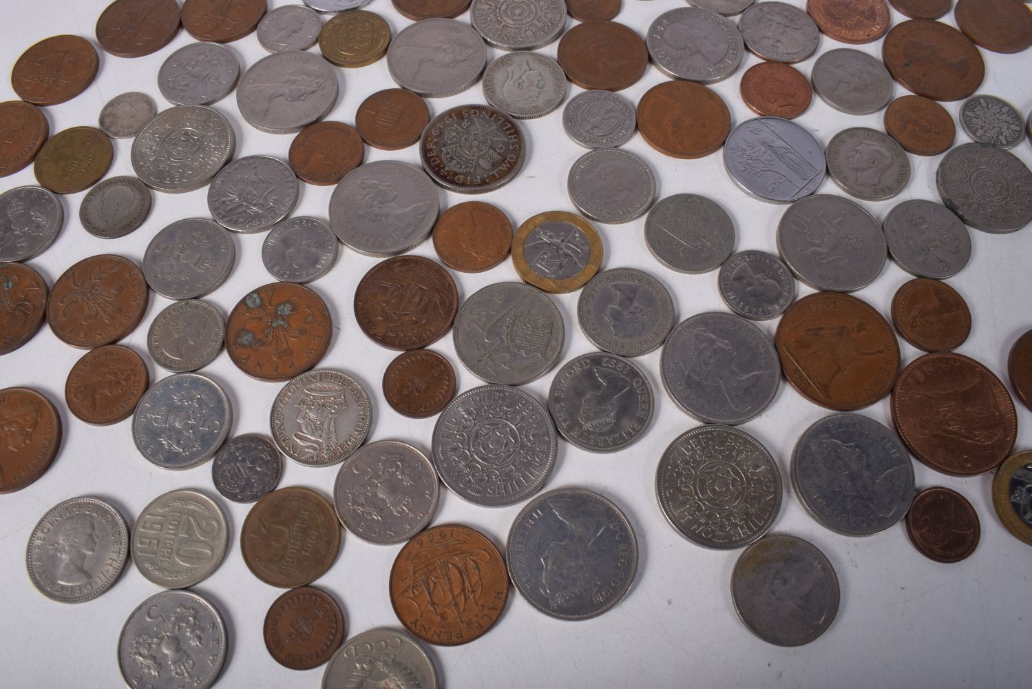 A collection of assorted coinage (Qty) - Image 8 of 8